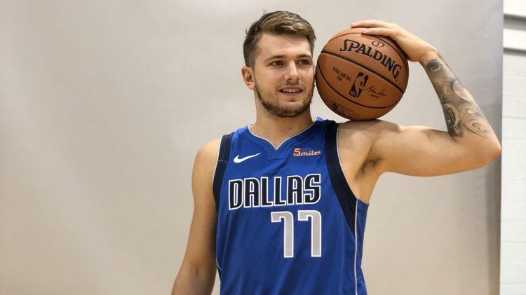 体育斯瓦泰克首登WTA世界第一 创波兰历史