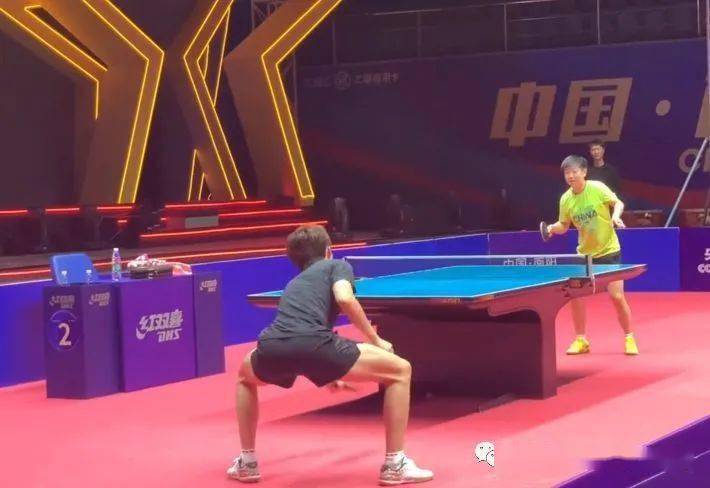 美媒：勇士公牛篮网三队交易方案曝光